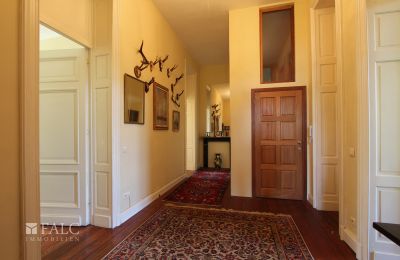 Palácio à venda Fays, Wallonie, Flur im 1.OG