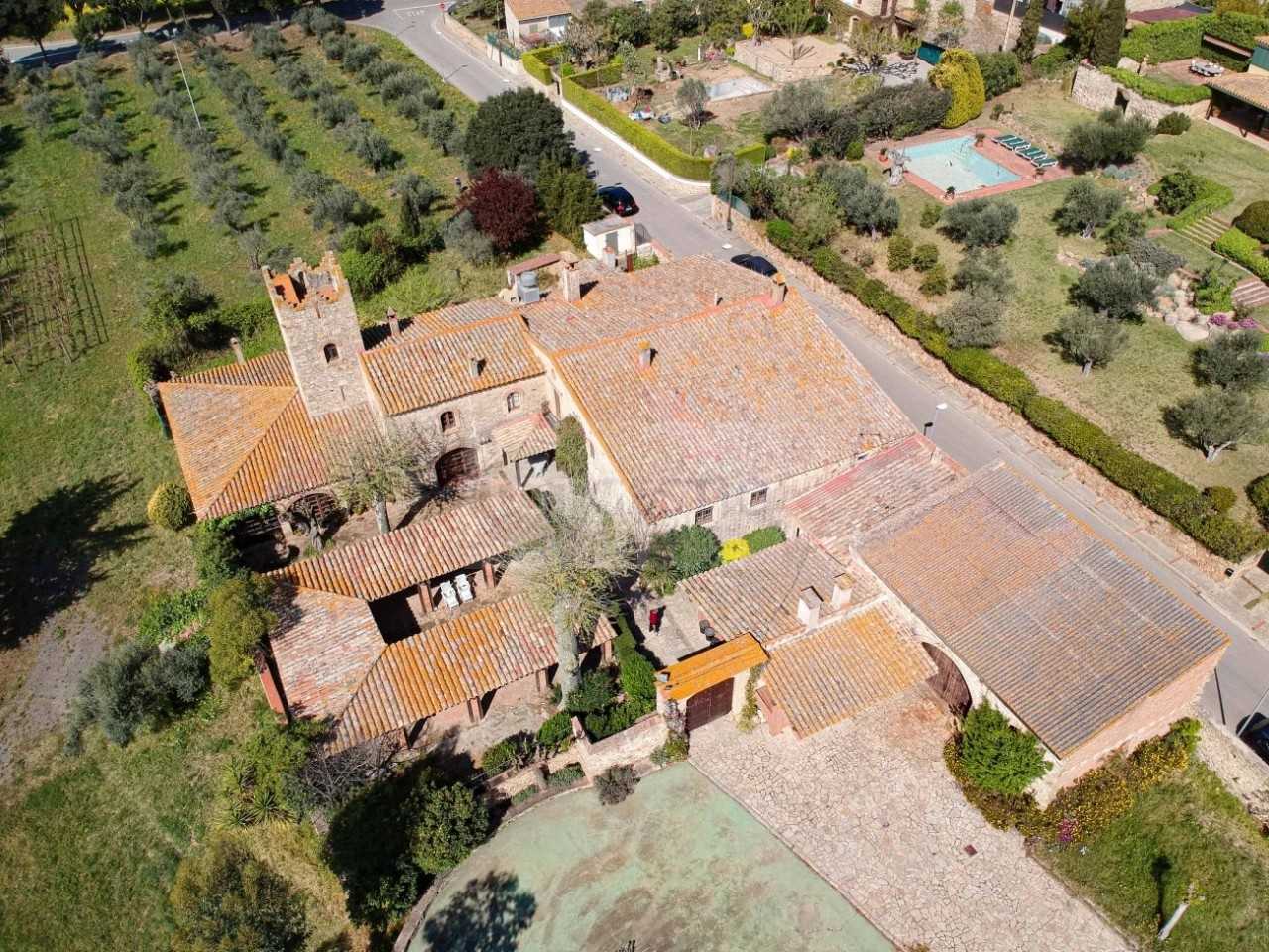 Fotos Fortified farmhouse from the 14th century located in the heart of Costa Brava