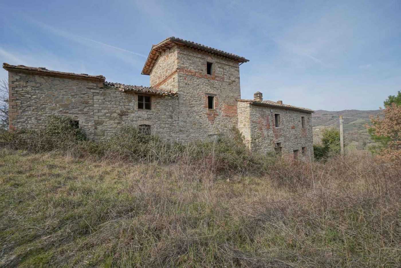 Fotos Alter Hof mit 3 Gebäuden und 10 Hektar Land