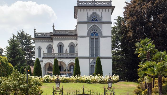 Villa histórica à venda 28040 Lesa, Piemonte,  Itália