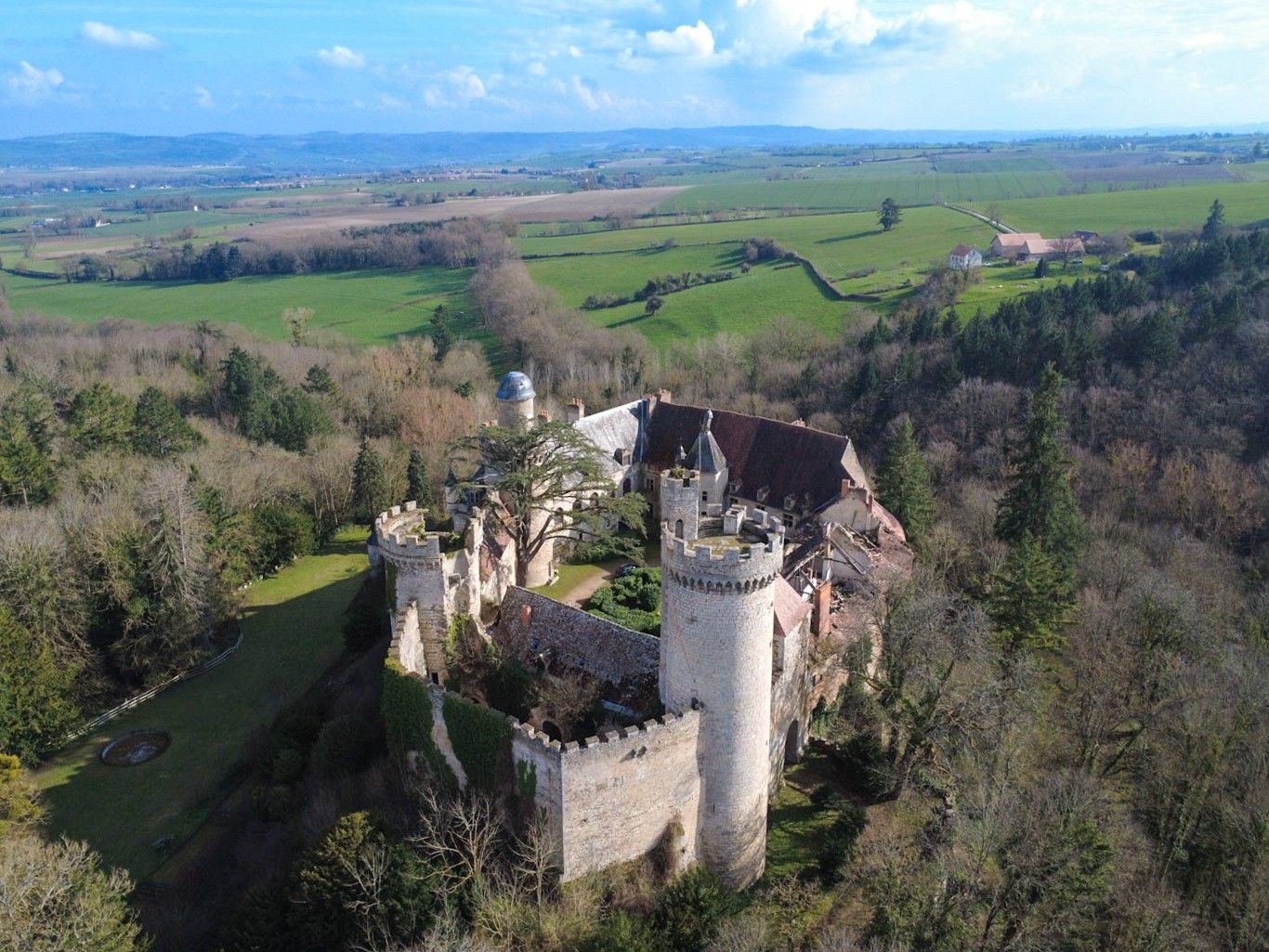 Fotos Castelo histórico à venda no Allier, França - Oportunidade única