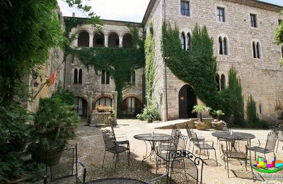 Castelo à venda Abruzos, Pátio