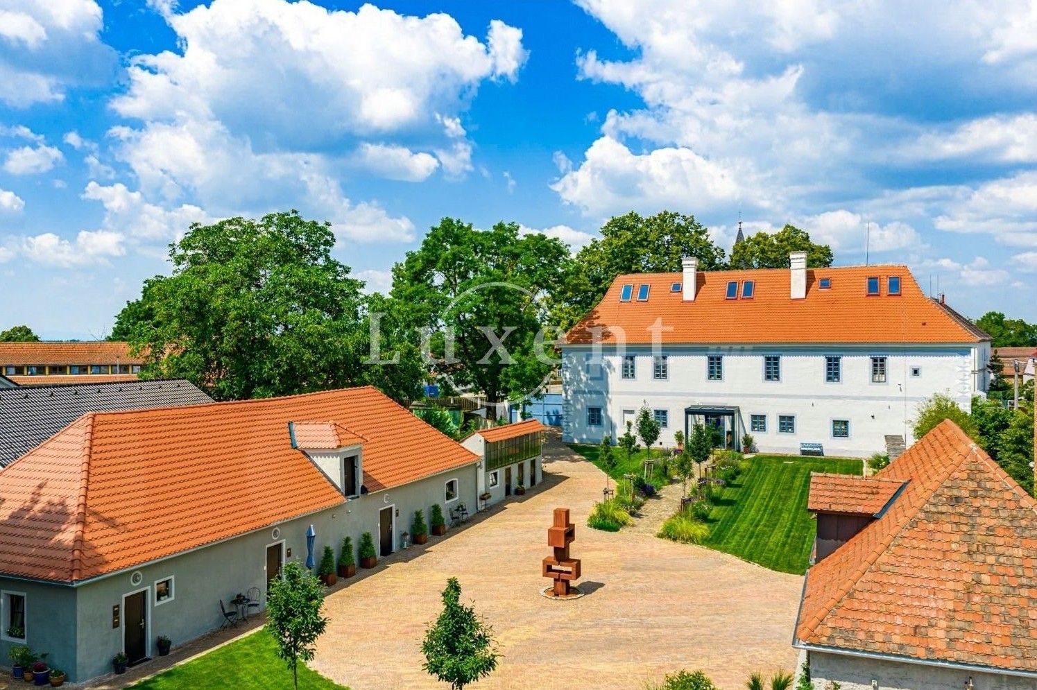 Fotos Castelo restaurado de alta qualidade na paisagem de Boémia do Sul