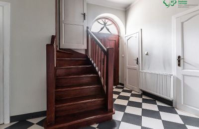 Palácio à venda Gola, Wielkopolskie, Escada secundária