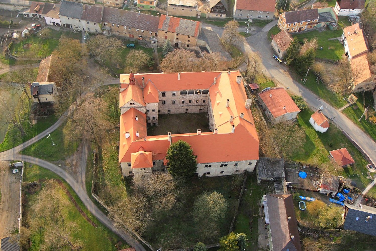 Fotos Castelo parcialmente restaurado perto de Praga