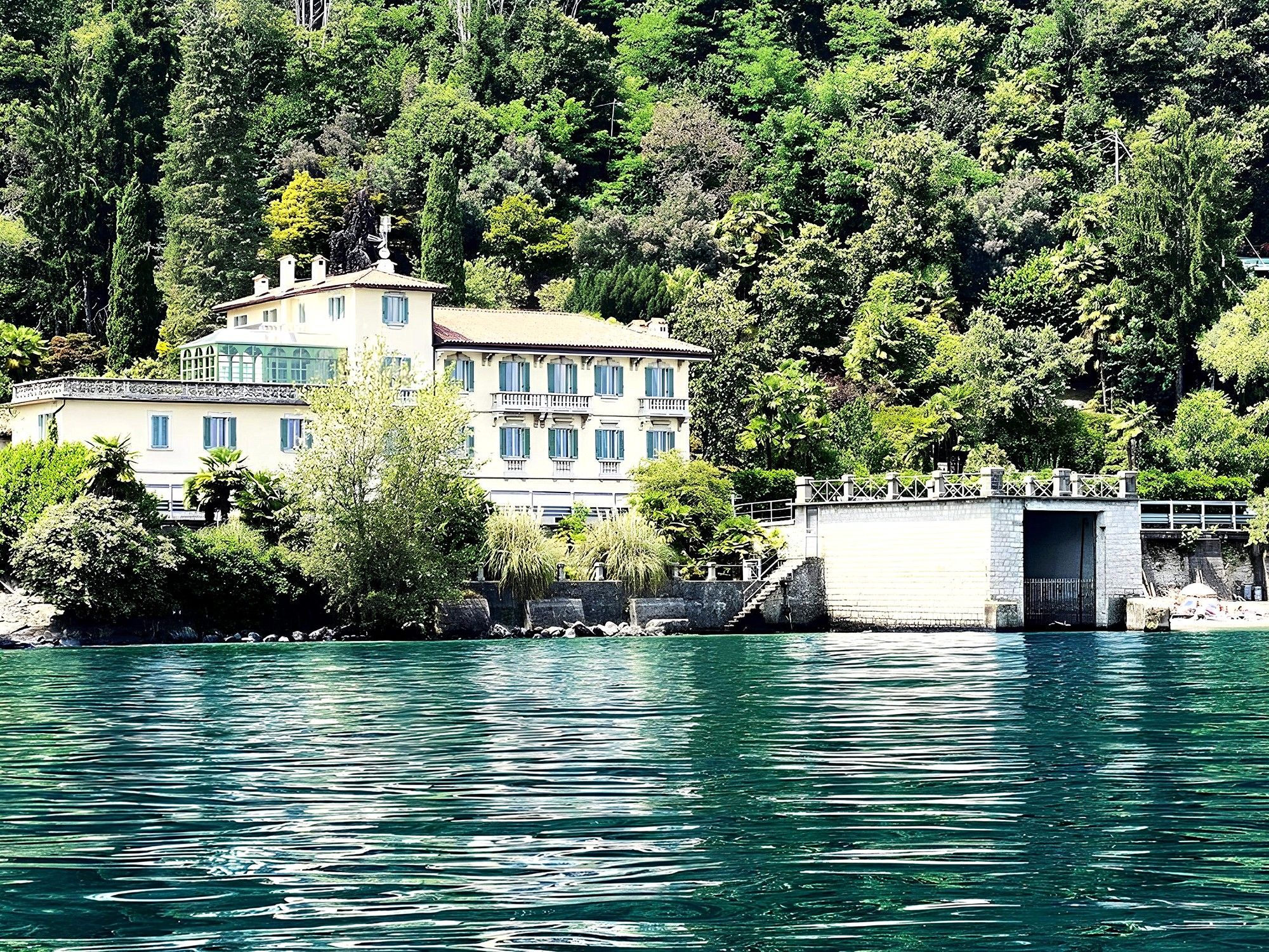Fotos Villa histórica em Oggebbio no Lago Maggiore com praia privada e cais