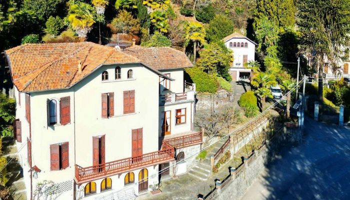 Villa histórica à venda 28010 Nebbiuno, Piemonte,  Itália