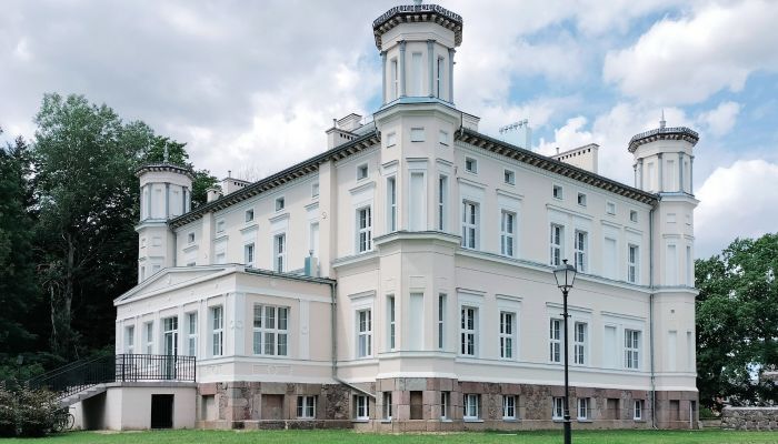 Apartamento em edifício histórico à venda Lubiechowo, Zachodniopomorskie,  Polónia