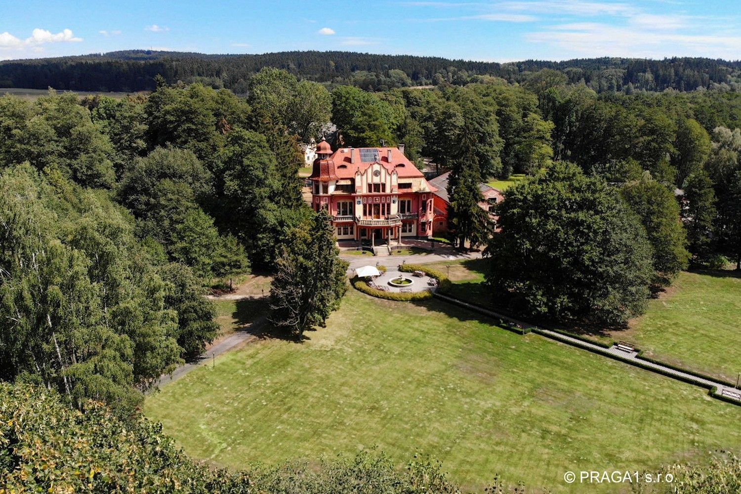 Fotos Castelo com Hotel e Espaço de Bem-Estar no Sudeste da Boémia