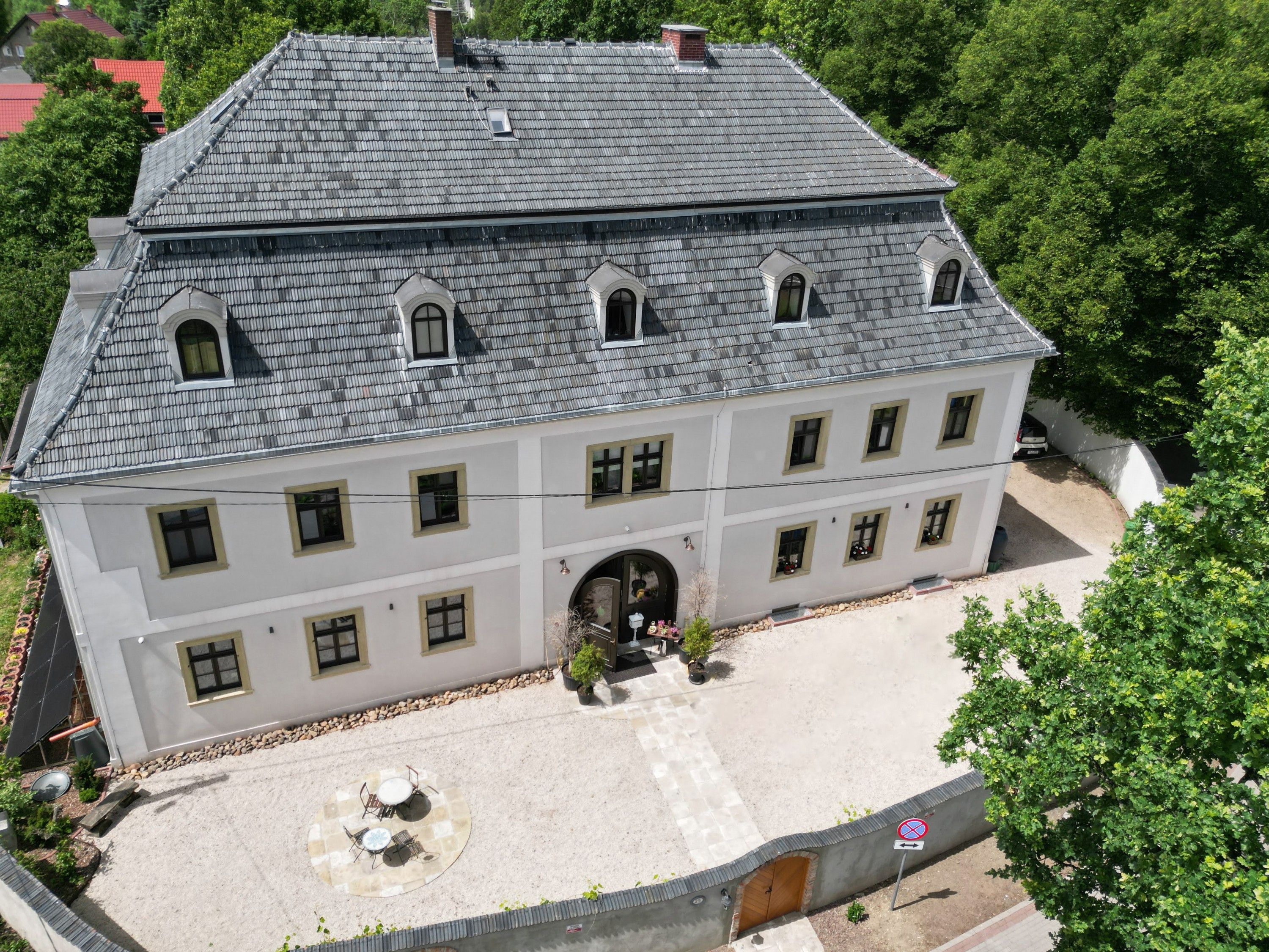 Fotos Neu renoviert: Herrenhaus zwischen Jelenia Góra und Wałbrzych