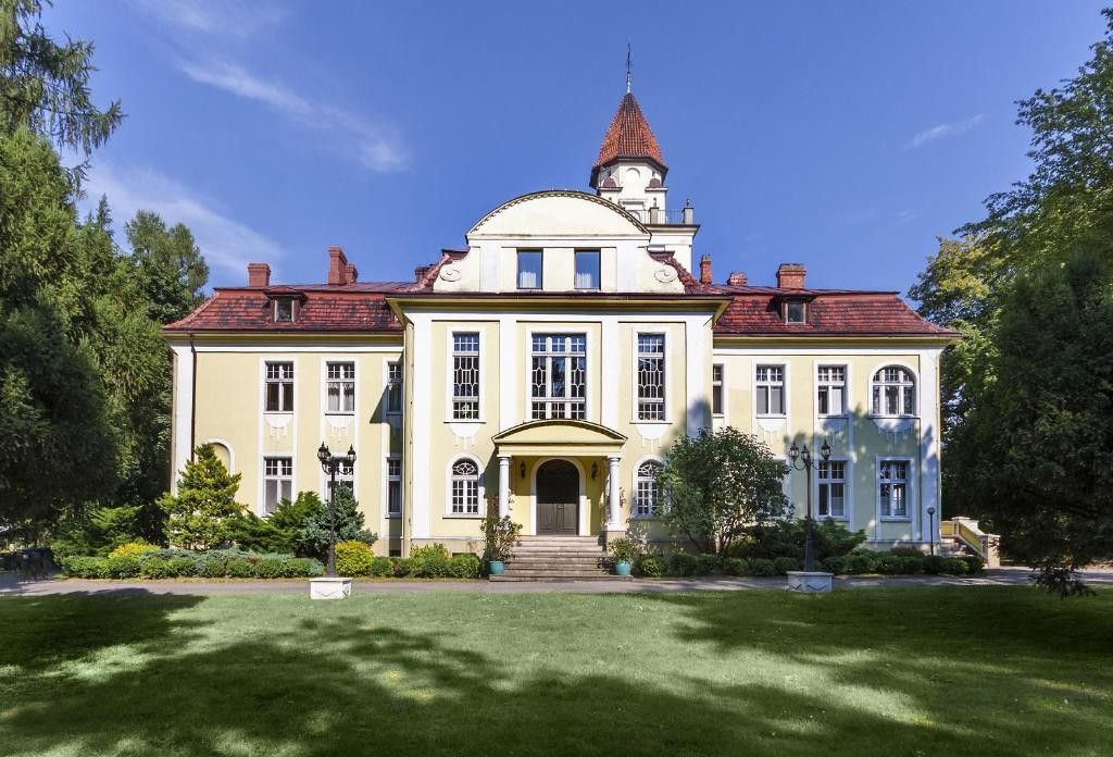 Fotos Pałac Hotel ok. Częstochowy, 10 min od autostrady A1, działka 3,7ha