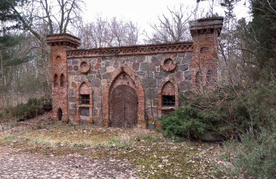 Imóveis com caráter, Gutshof mit Nebengebäuden und Park bei Leszno