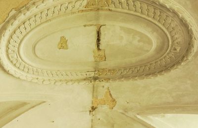 Casa senhorial à venda Východné Slovensko, Decoração de estuque