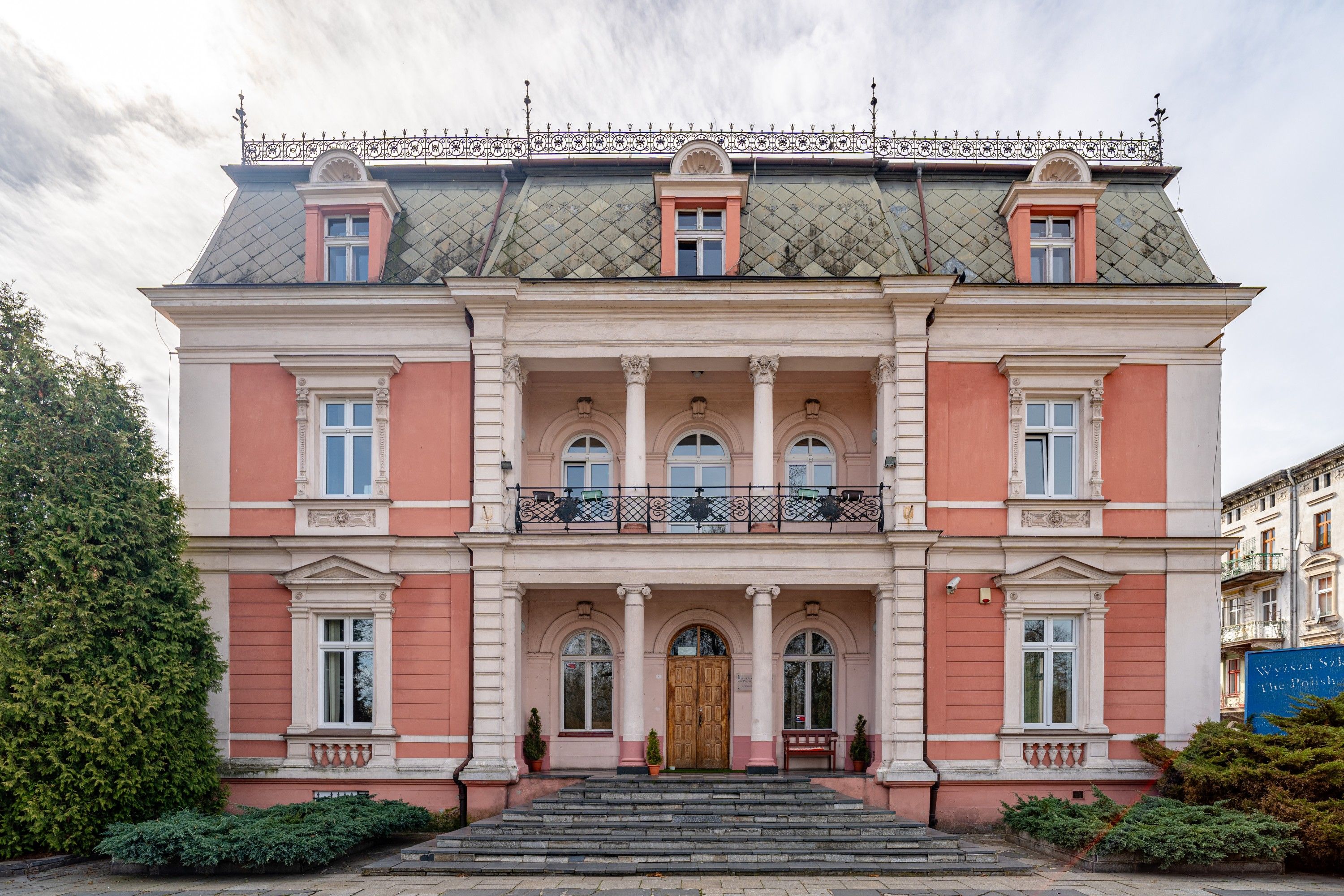 Fotos Odrestaurowana Willa z drugiej połowy XIX wieku - Idealne miejsce na butikowy hotel