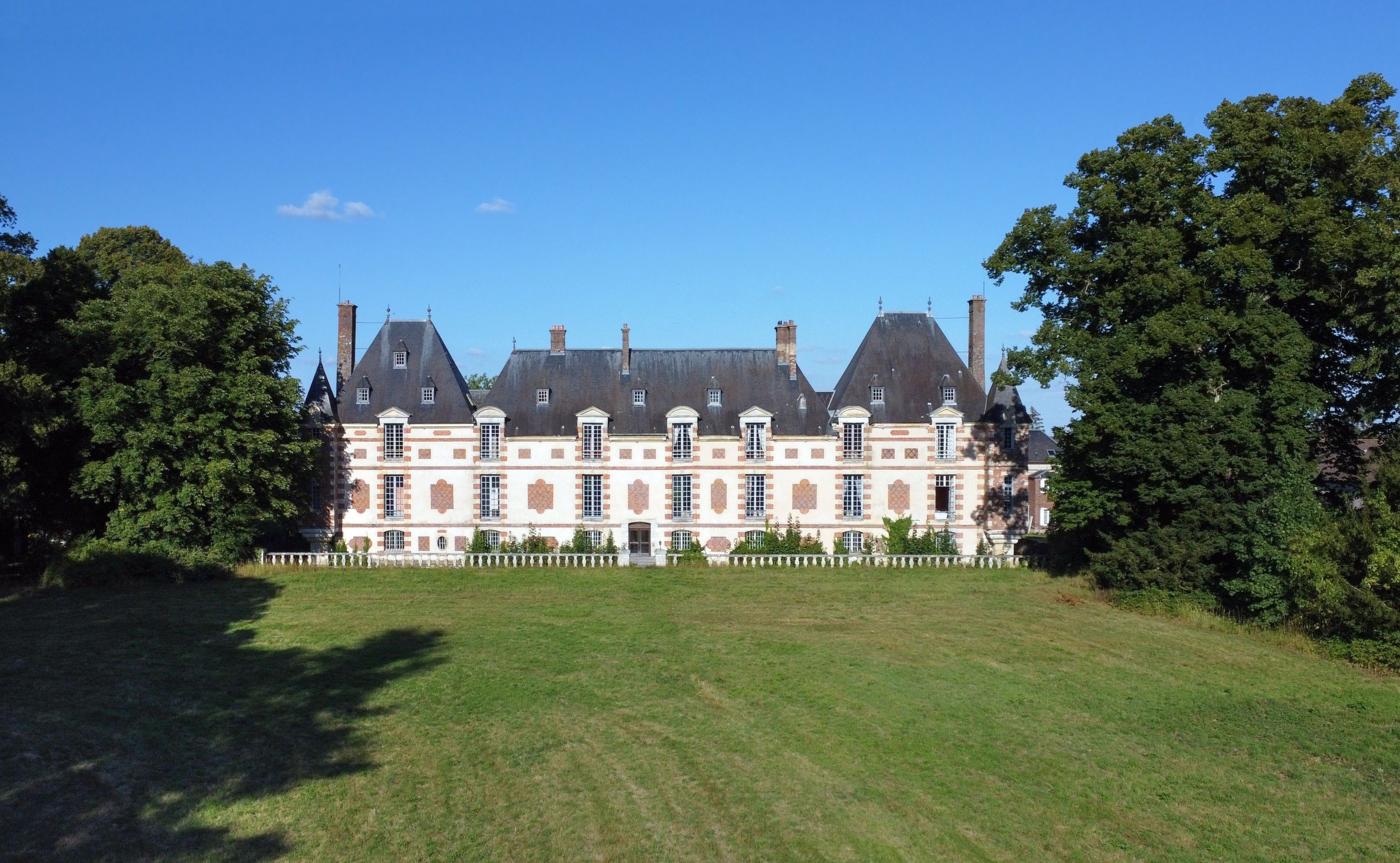 Fotos Castelo histórico na Normandia perto de Paris, com parque de 21 hectares