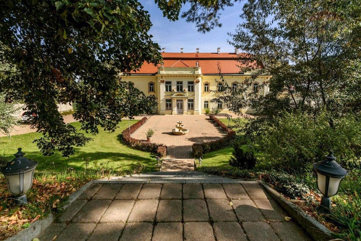 Fotos Secesný kaštieľ s parkom na západnom Slovensku