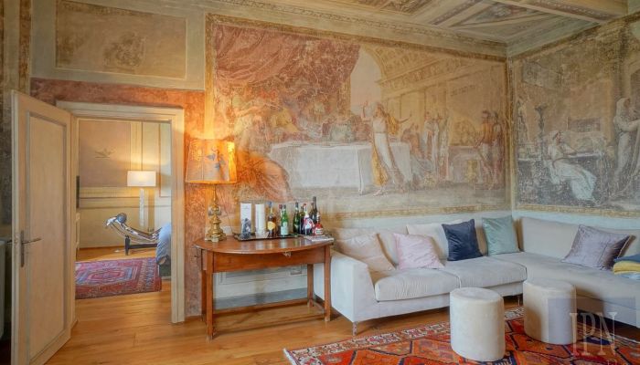 Apartamento em Palazzo no coração de Arezzo com capela e afrescos restaurados