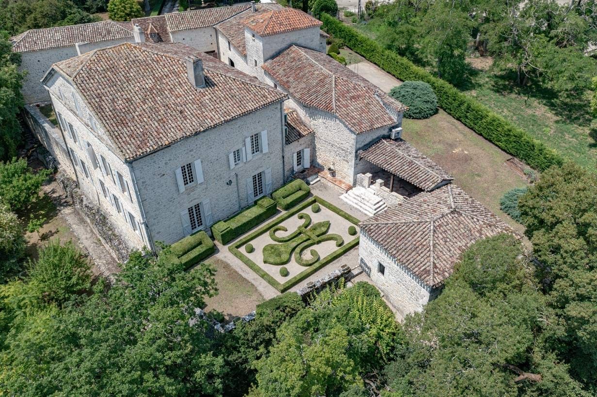 Fotos Castelo do Século XIII com Vista Panorâmica no Sul da França