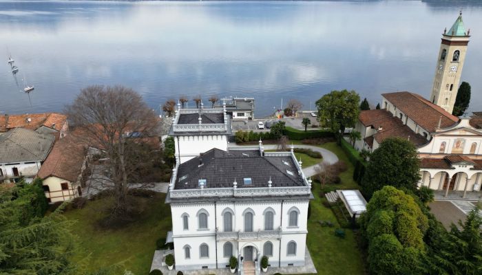 Mansão histórica à venda 28040 Lesa, Piemonte,  Itália