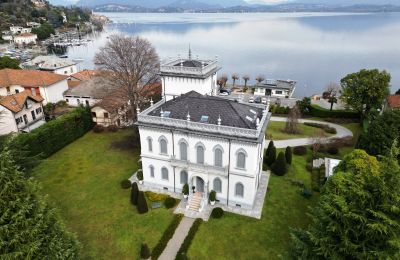 Imóveis com caráter, Sorgfältig restaurierte Historismus-Villa mit gepflegtem Park und Blick auf den Lago Maggiore