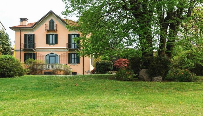 Villa histórica à venda Lisanza, Lombardia,  Itália
