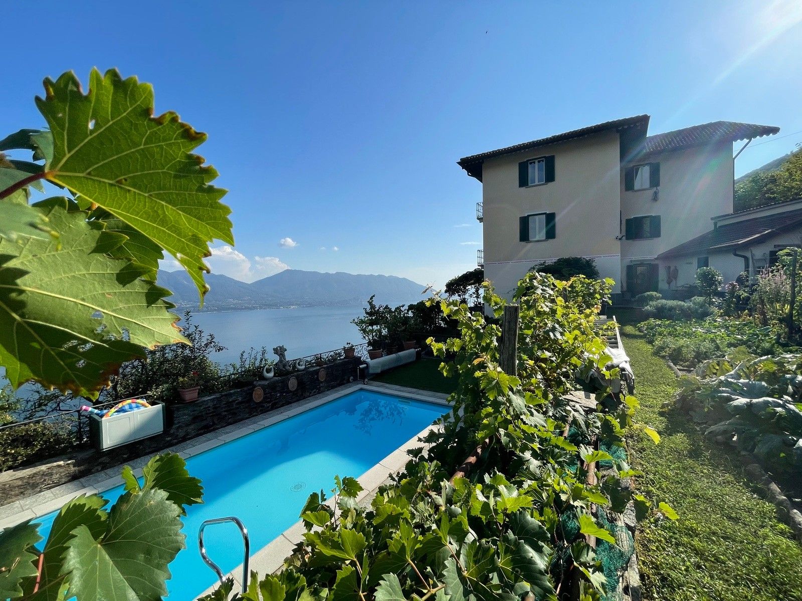 Fotos Wunderschöne historische Villa - Eleganz, Geschichte und Natur auf den Anhöhen von Cannero Riviera