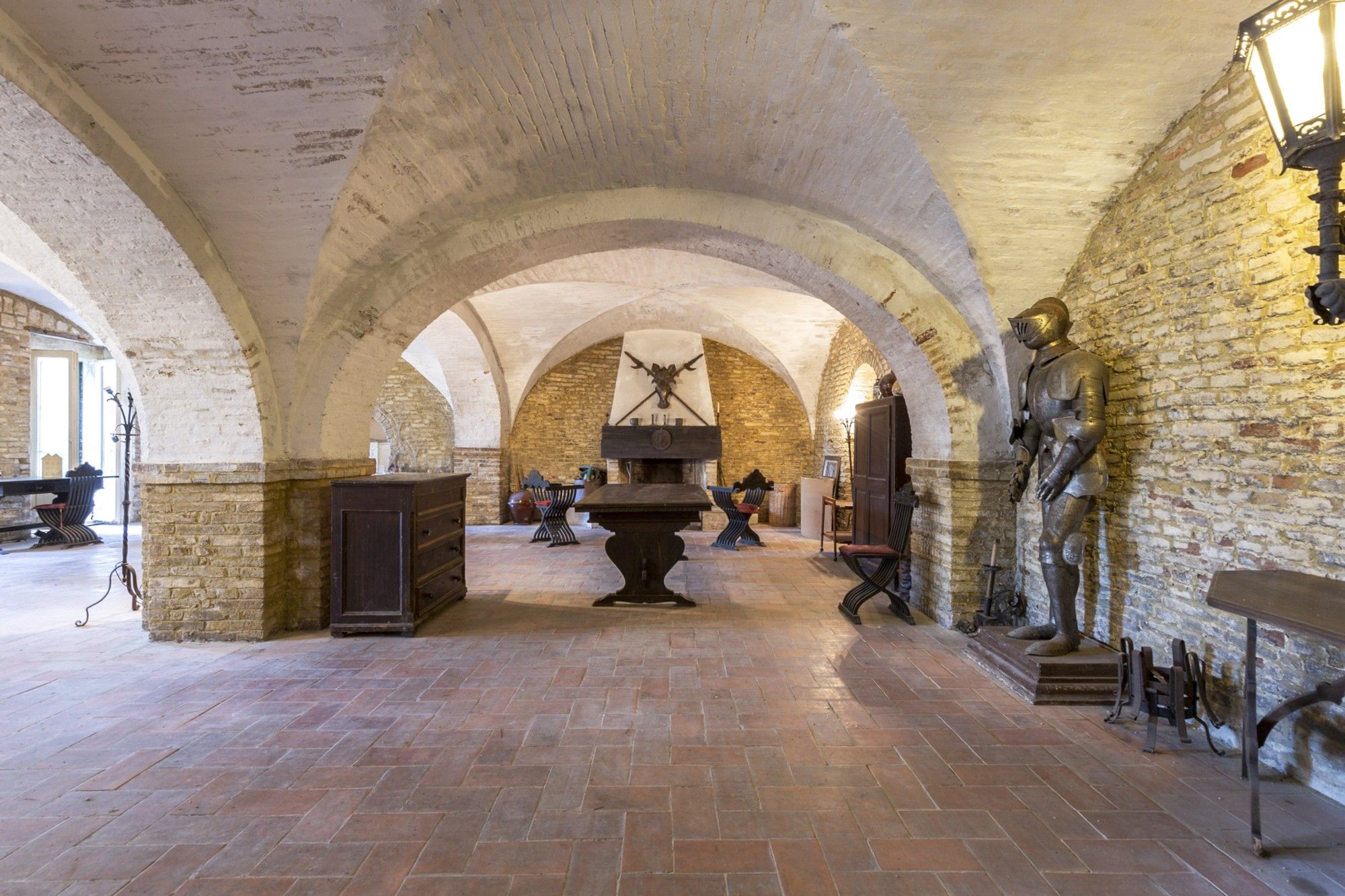 Fotos Palazzo nas Marcas com Jardim e Frescos do Século XVIII