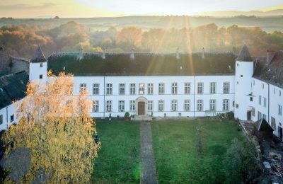 Palácio Roussy-le-Bourg, Grande Leste