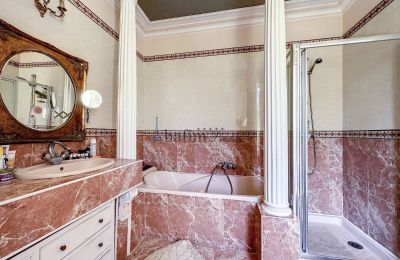 Palácio à venda Centro-Val de Loire, Casa de banho