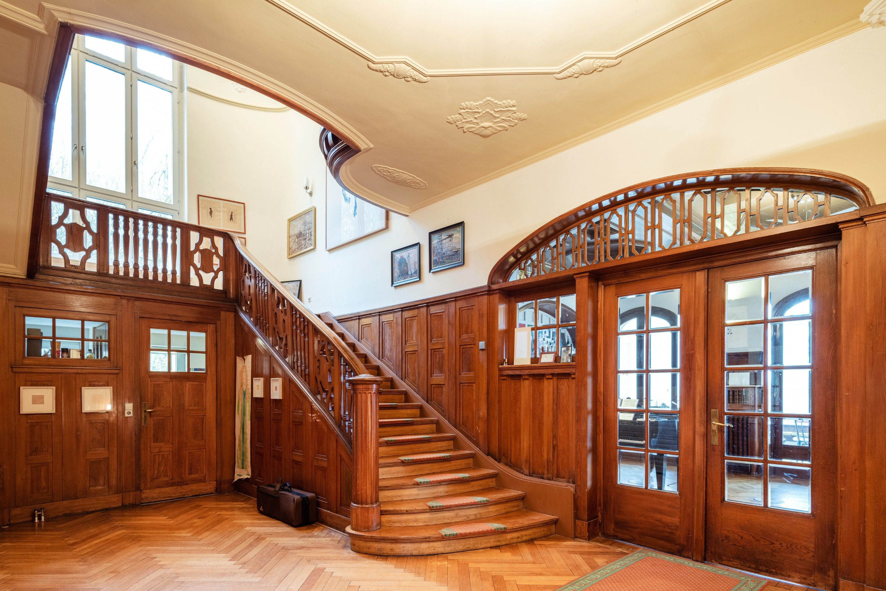 Fotos Viver numa villa histórica: amplo apartamento duplex para médicos e investigadores