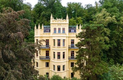 Imóveis históricos, Viver numa villa histórica: amplo apartamento duplex para médicos e investigadores