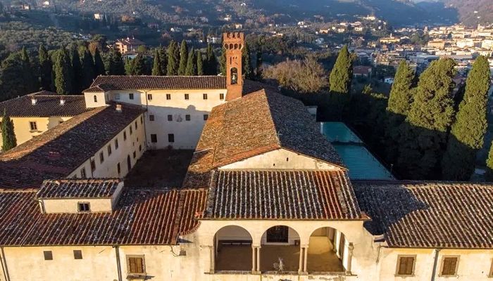 Mosteiro à venda Pescia, Toscana,  Itália