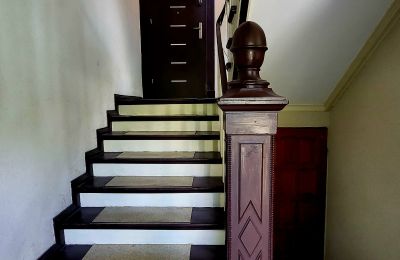 Villa histórica à venda Wrocław, Korfantego 15, Dolnoslaskie, klatka schodowa w willi na Krzykach