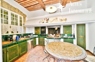Propriedade histórica à venda Grans, Provença-Alpes-Costa Azul, Cozinha