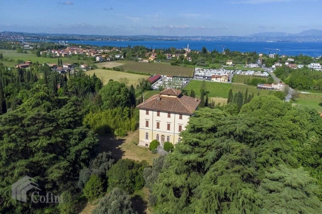 Fotos Villa histórica com vista para o Lago de Garda