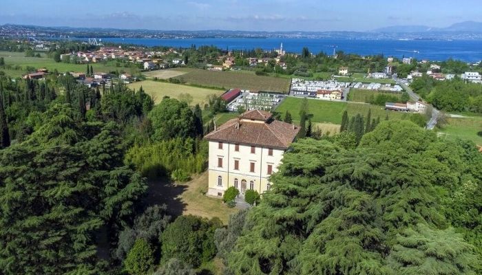 Casa senhorial com vista para o Lago de Garda