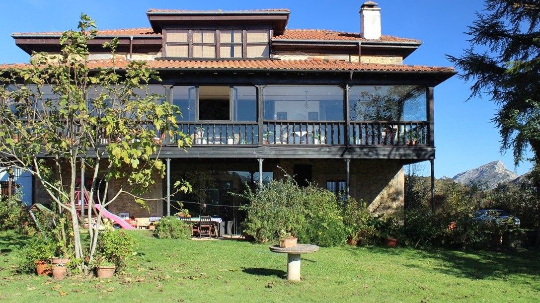 Fotos Casa senhorial galega do século XIX com vista para as montanhas e potencial para novos projetos
