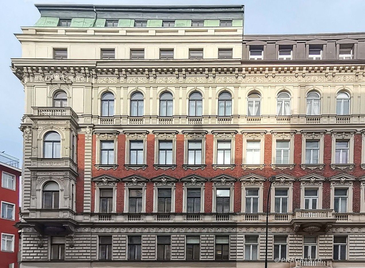 Fotos Historical apartment building and hotel in Prague city centre