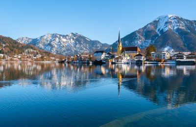 Imóveis com caráter, Palacete histórico no Lago Tegernsee com potencial para hotel, eventos ou uso privado