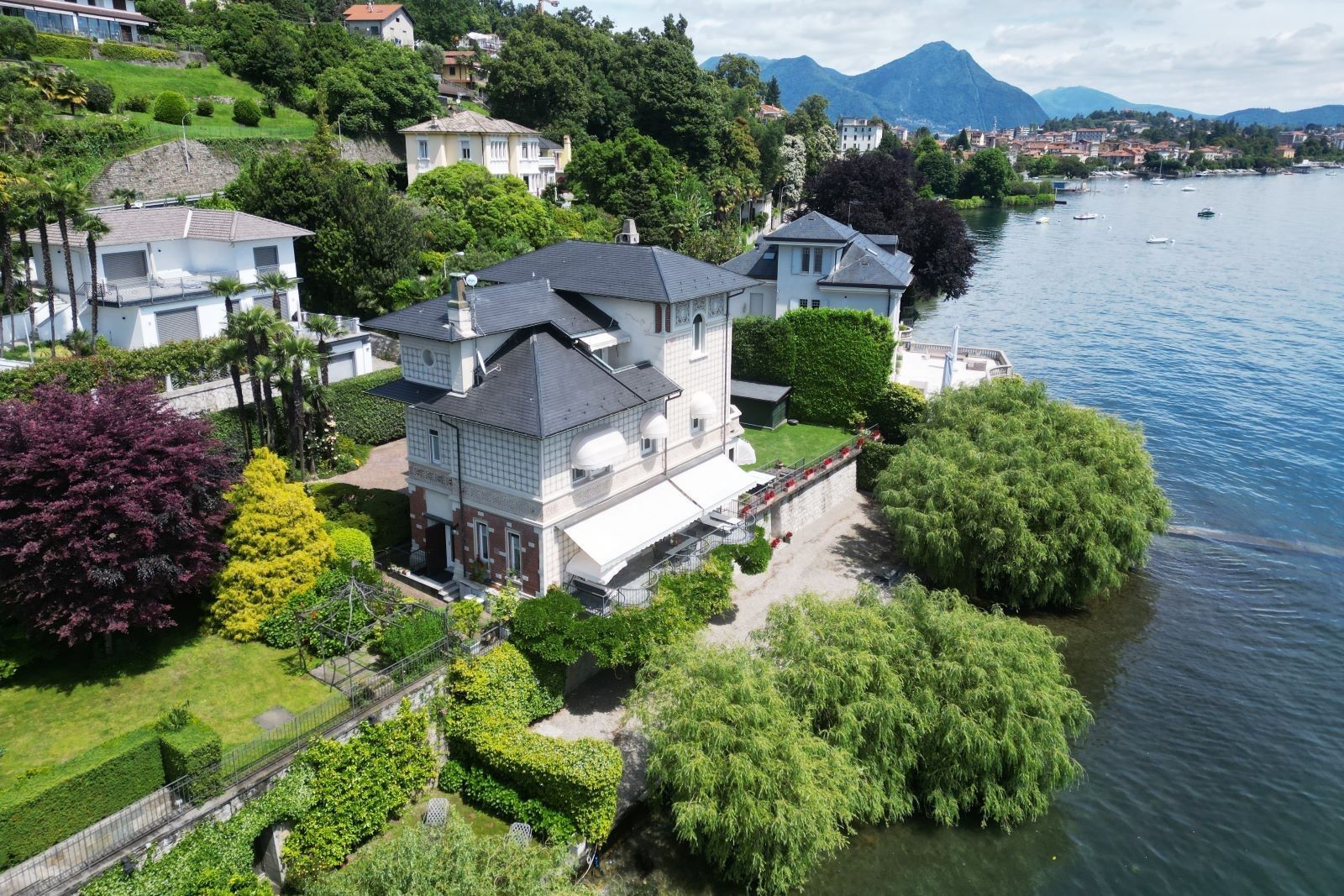 Fotos Lago Maggiore: Einzigartige historische Villa direkt am See mit Privatstrand
