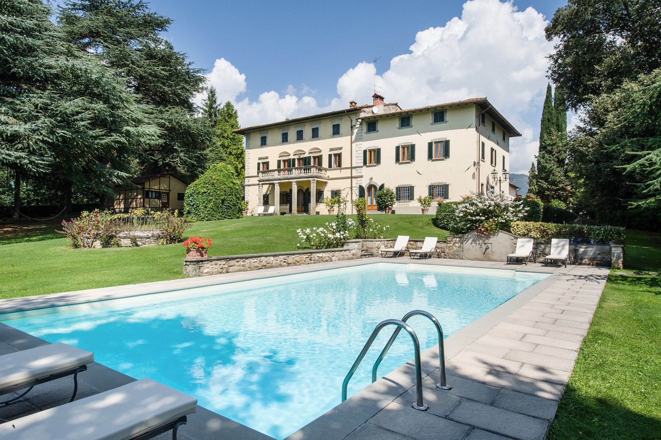 Fotos Propriedade histórica com agriturismo e 12 hectares na Toscana, perto de Florença