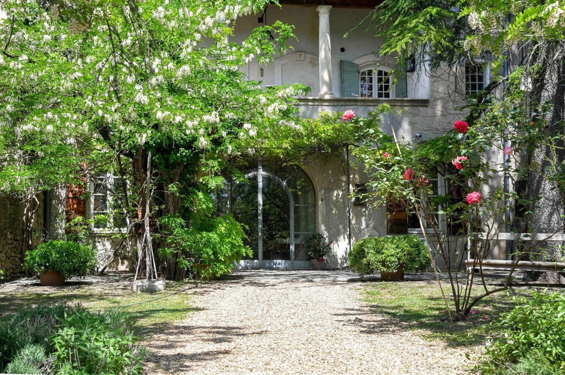 Fotos Propriedade histórica restaurada com elegância num vilarejo perto de Uzès