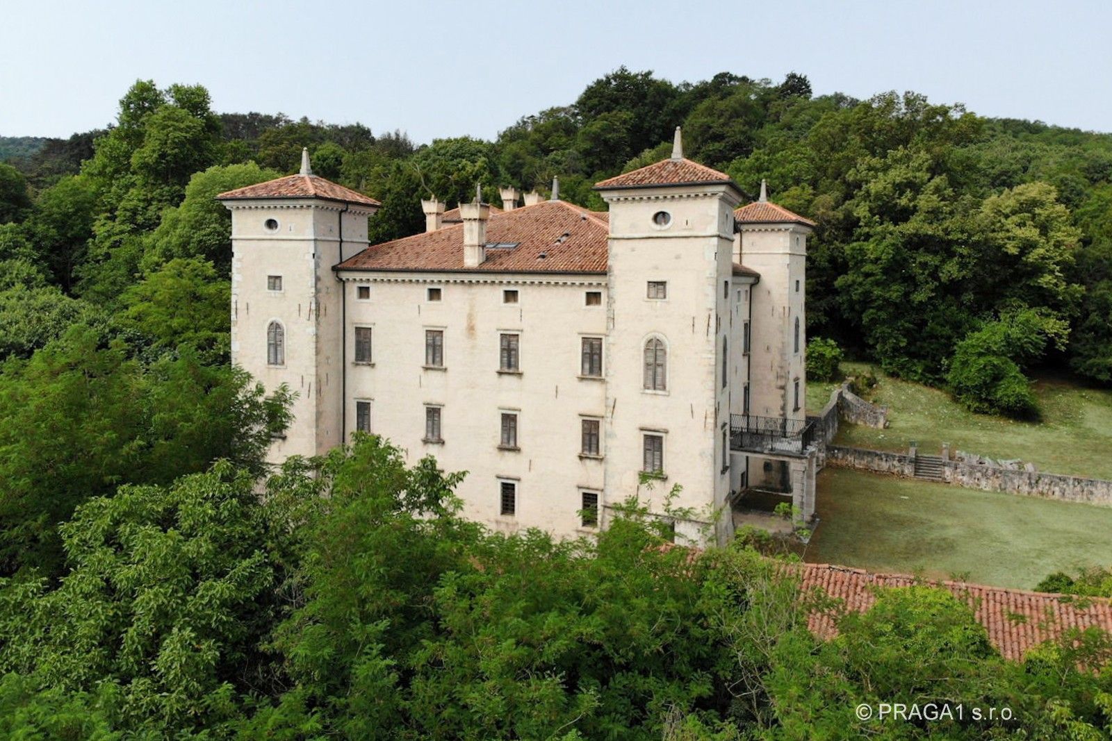 Fotos Castelo histórico com vinhedos e potencial de expansão no Friuli-Venezia Giulia
