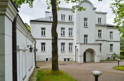 Imóveis com caráter, Willa w Konstancinie, pensjonat, luksusowa klinika medyczna