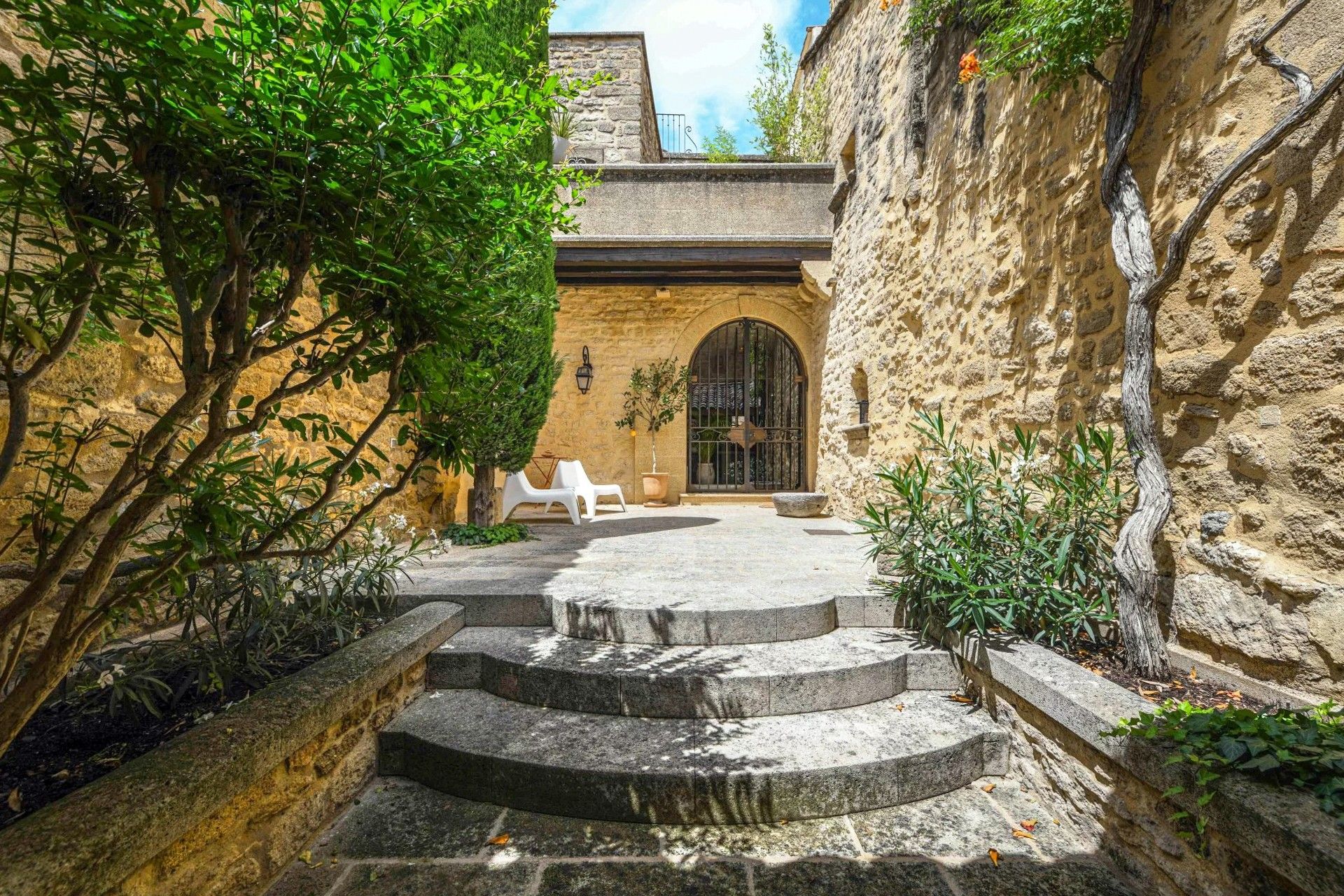 Fotos Historisches Haus mit Charakter, Innenhof und Dachterrasse