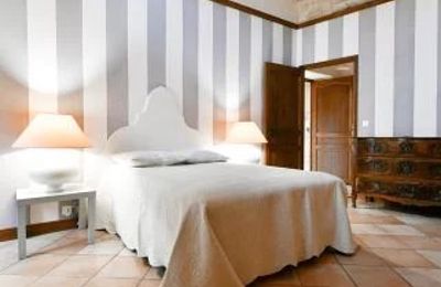 Imóvel histórico à venda Vers-Pont-du-Gard, Occitânia, Imagem 24/31