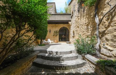 Imóvel histórico Vers-Pont-du-Gard, Okzitanien