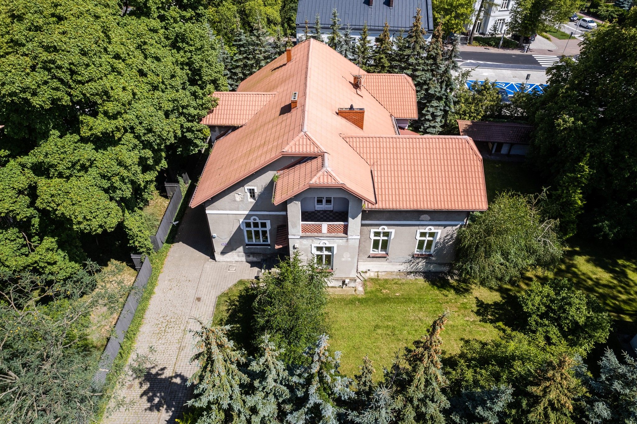 Fotos Historic villa for renovation near Warsaw in Grodzisk Mazowiecki