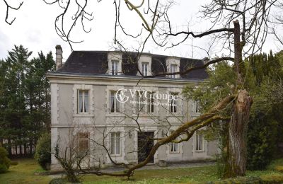 Villa histórica à venda Angoulême, Nova Aquitânia, Vista frontal