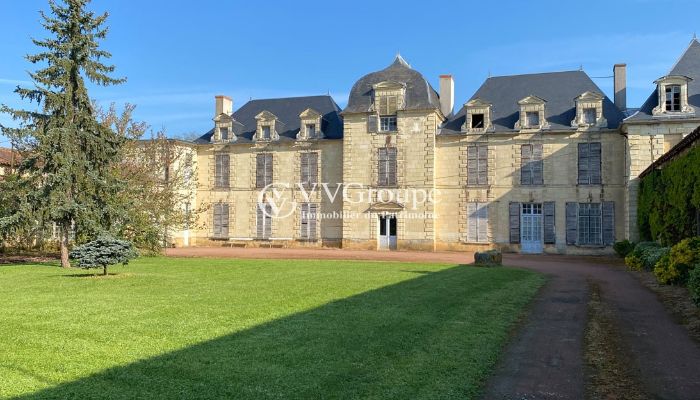 Palácio à venda Thouars, Nova Aquitânia,  França